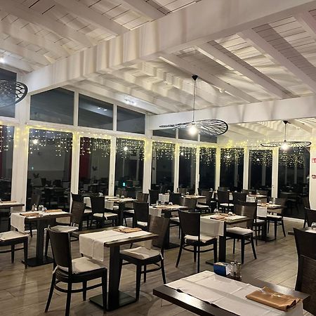 Hotel Restaurant Le Paris มงดอร์ฟ-เล-แบ็ง ภายนอก รูปภาพ